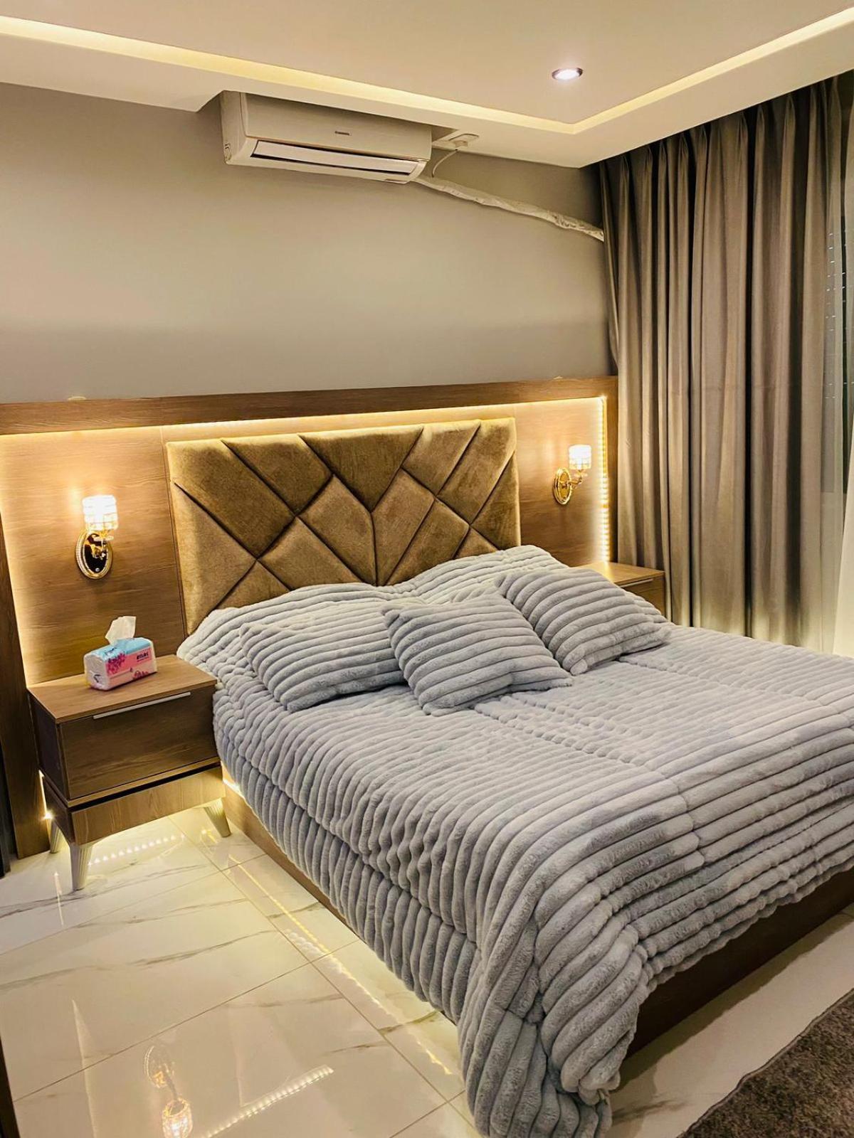 Al Seoudi Furnished Units Apartment Az Zarqa Room photo